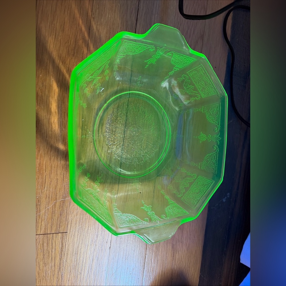 Uranium green depression glass Anchor Hocking Princess Serving Bowl 1930's 9 1/4